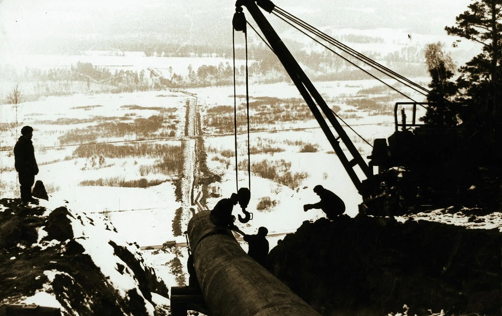 Какой нефтепровод был построен в 1960 е. Сибирский нефтепровод 1961 Тарасевич. Нефтепровод Самотлор – Альметьевск. Западно-Сибирского нефтегазового комплекса (ЗСНГК) СССР. Тюменская Нефтеразведочная Экспедиция.