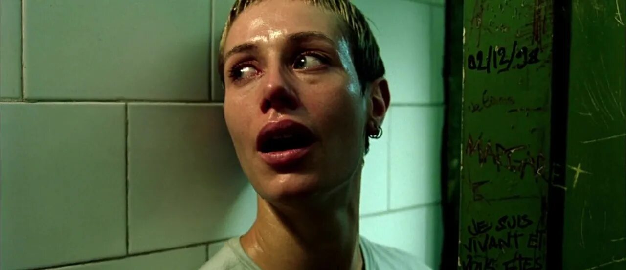 Кровавая жатва на русском. «кровавая жатва» 2003 (режиссёр александр ажа). Кровавая жатва фильм 2003. Кровавая жатва на русском. Сесиль де франс кровавая жатва 2003.