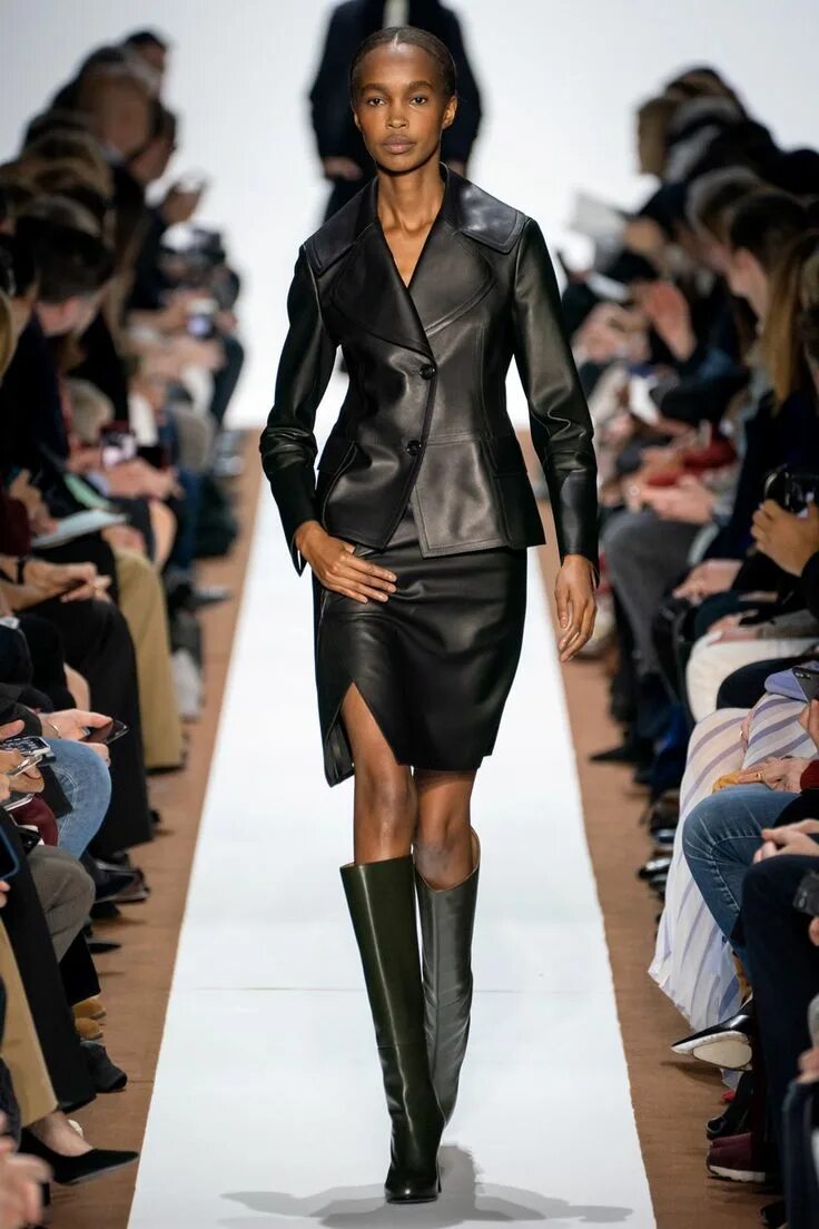 Какая кожа в моде. Akris fall winter 2025 collection. коллекция акрис осень зима 2025. akris коллекция осень-зима 2025-2025. модные кожаные костюмы.