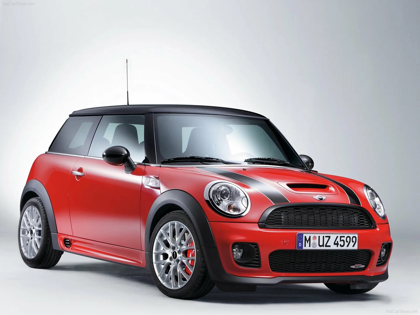 Mini cabrio cooper ii. Мини автор. Mini cooper 2001. Родстер и кабриолет отличия. Мини автор.