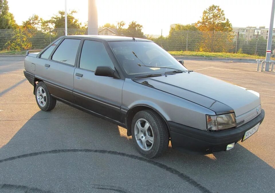 Рено 21 год. Рено 21 хэтчбек. Рено 21 GTX 1985. Рено 21 седан 1995г. Renault 21 1986.
