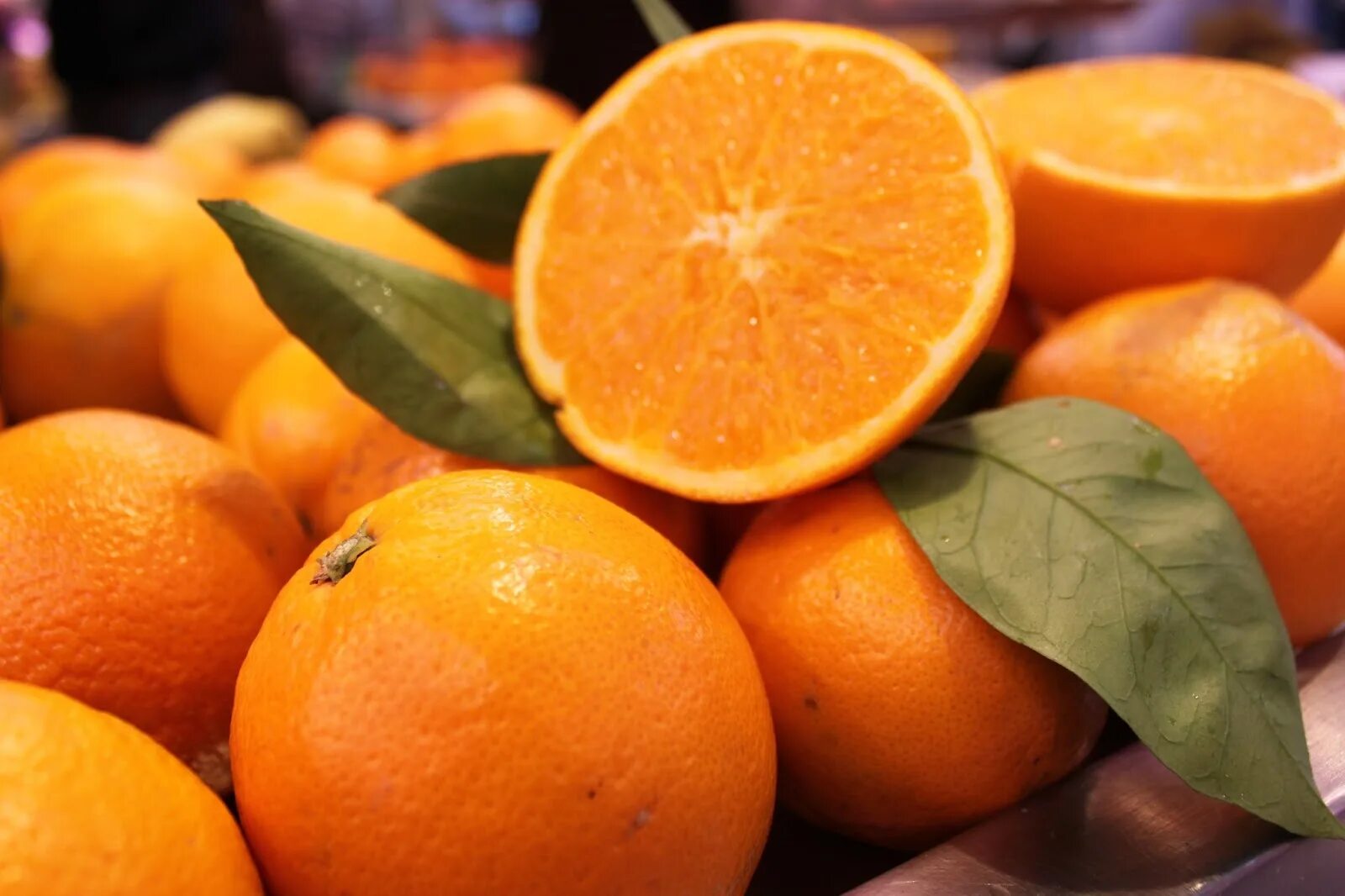 Are oranges here. Индиана джус апельсин. Are oranges here. Апельсины фон. Наклейки "фрукты".