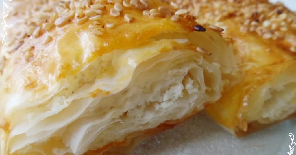 Su Böreği ачма. Завтрак из слоеного теста. Ачма фото. Ачма слоеный пирог с сыром.