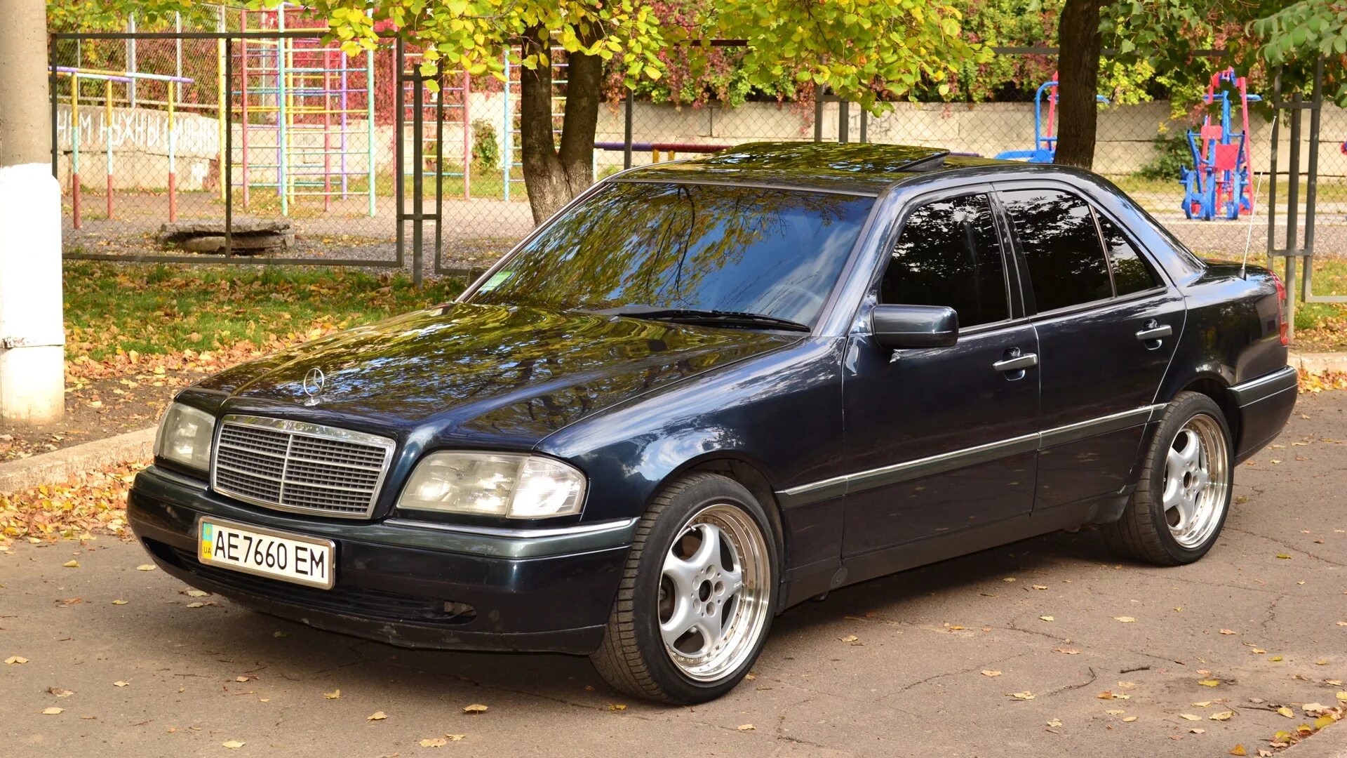 Мерседес w202 1996. Mercedes-Benz c-class 1996. Мерседес 202 черный. Мерседес c class 1996.