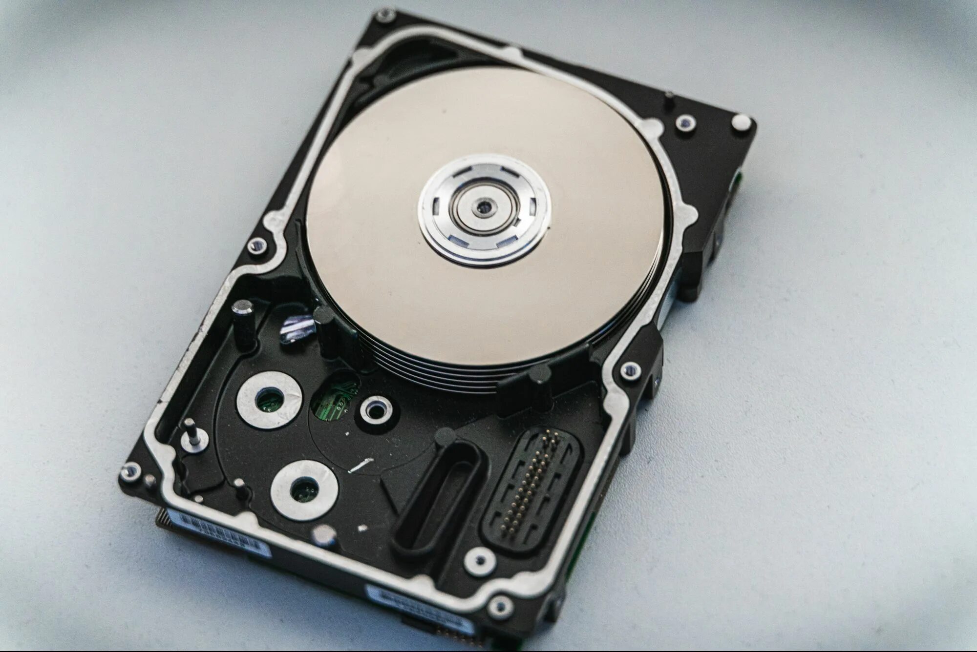 Срок службы жесткого. Диск, ссд, жесткий диск. Жесткие диски – HDD (hard Disk Drive). Жесткий диск-4857. HDD versus SSD 2022.