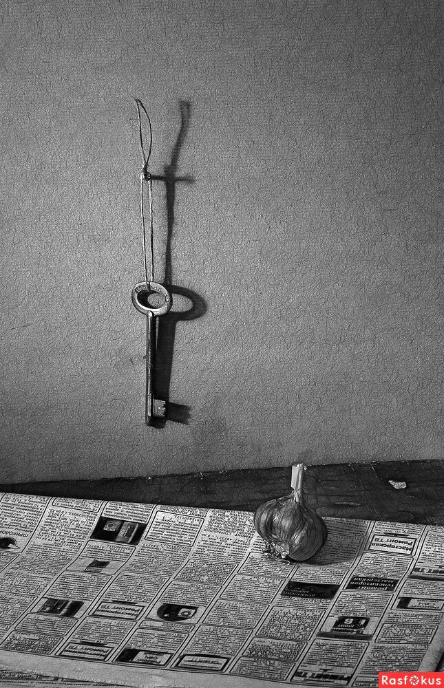 Новелла матвеева любви моей ты боялся зря. Стих любви моей ты боялся зря. Любви моей ты боялся зря. Гвоздь плаща мне было довольно того. Чёрный плащ.