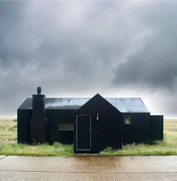 The house of black. Дом черный с белым. The house of black. The house of black. Черный дом.