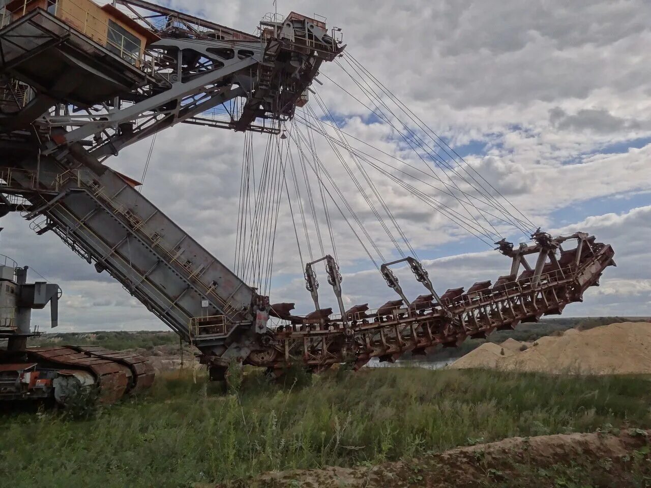 Роторный экскаватор в каких грунтах. Роторный экскаватор bagger 293 (takraf rb293, takraf srs 8000). экскаватор роторный takraf. экскаватор траншейный цепной. многоковшовые траншейные экскаваторы.