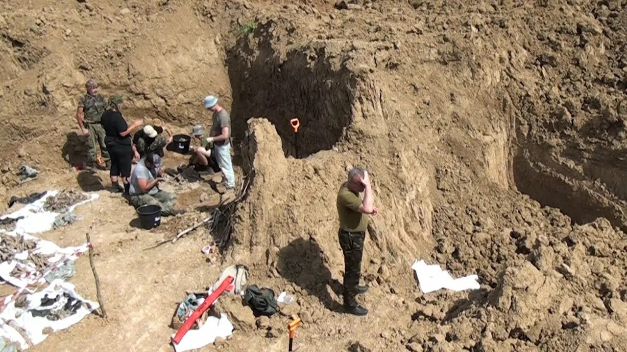 В сальске нашли. Раскопки в Сальске кирпичный завод. Раскопки в Ростовской области. Карьер раскопки.