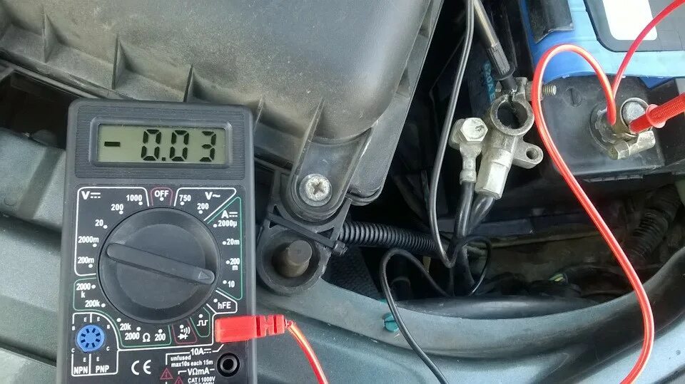 Сразу садится аккумулятор. Ток зарядки акб приора. ток утечки ваз 2109. измеритель тока утечки на аккумуляторе авто. как проверить утечку тока на автомобиле мультиметром приора.