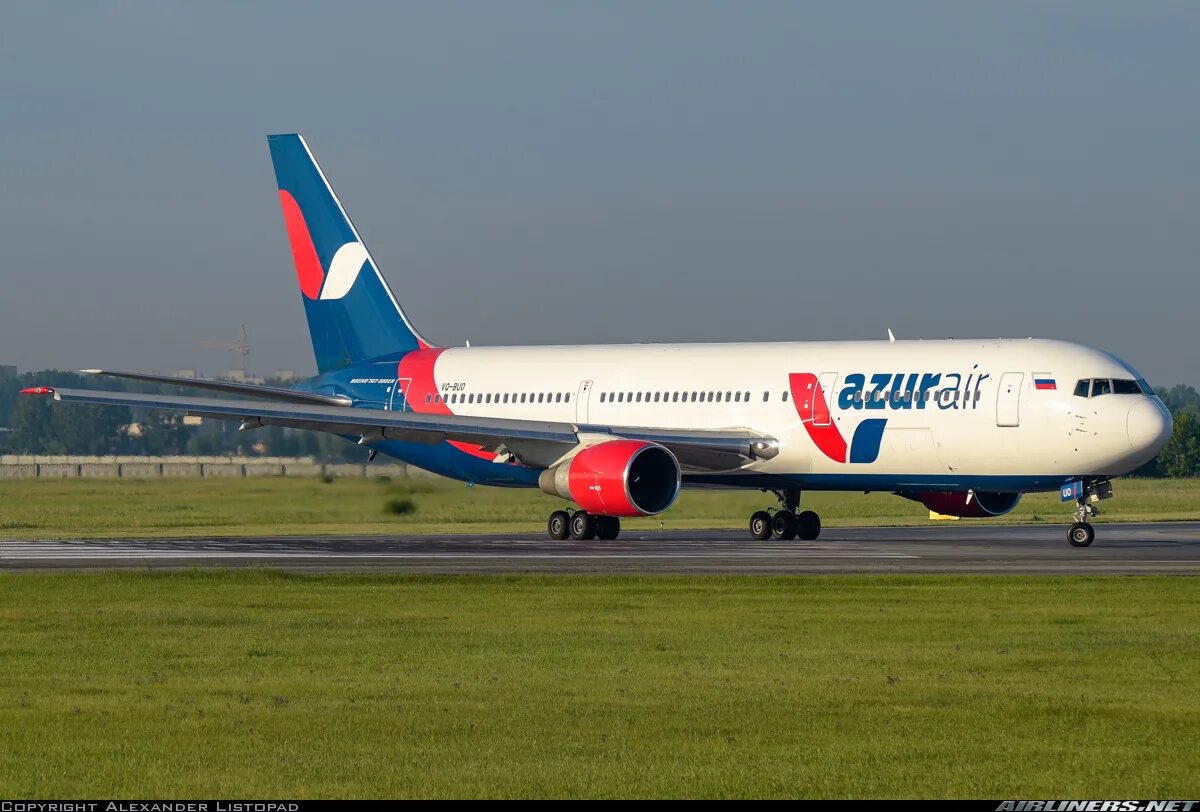 Эйр новосибирск. Боинг 767 Azur Air. 767-300 Azur Air. B767-300er Azur Air. Boeing 767-300 Azur Air.