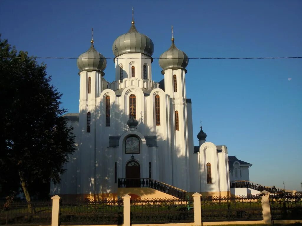 Белоозерское Белоруссия. Брестская область город Белозерск. Белоозерск Церковь Святой Троицы. .Белоозерск Белоозерск Беларусь. Белоозерская окрестности