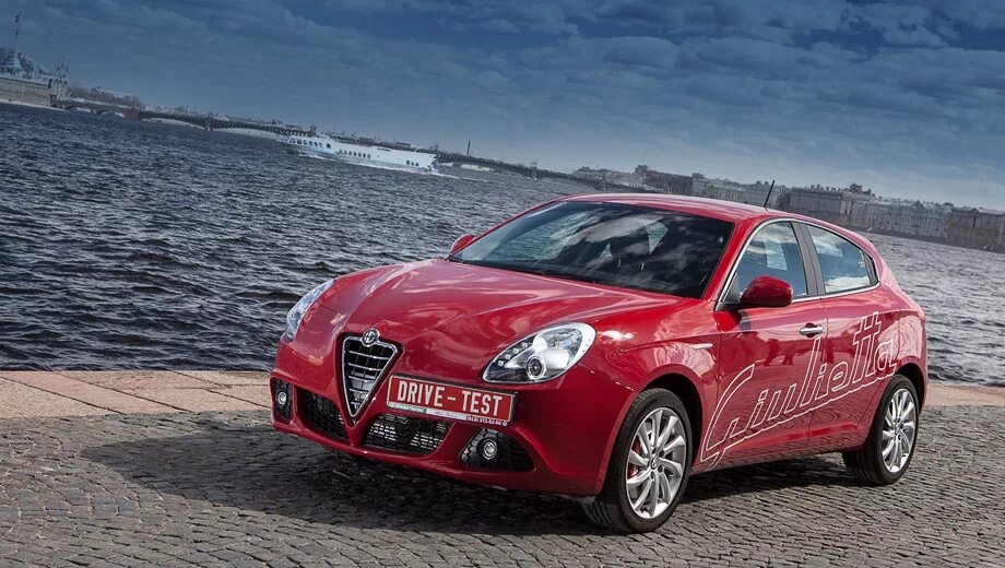Alfa romeo 159. Драйв альфа ромео. Тест драйв альфа ромео. Драйв альфа ромео. Alfa romeo giulietta 2005.