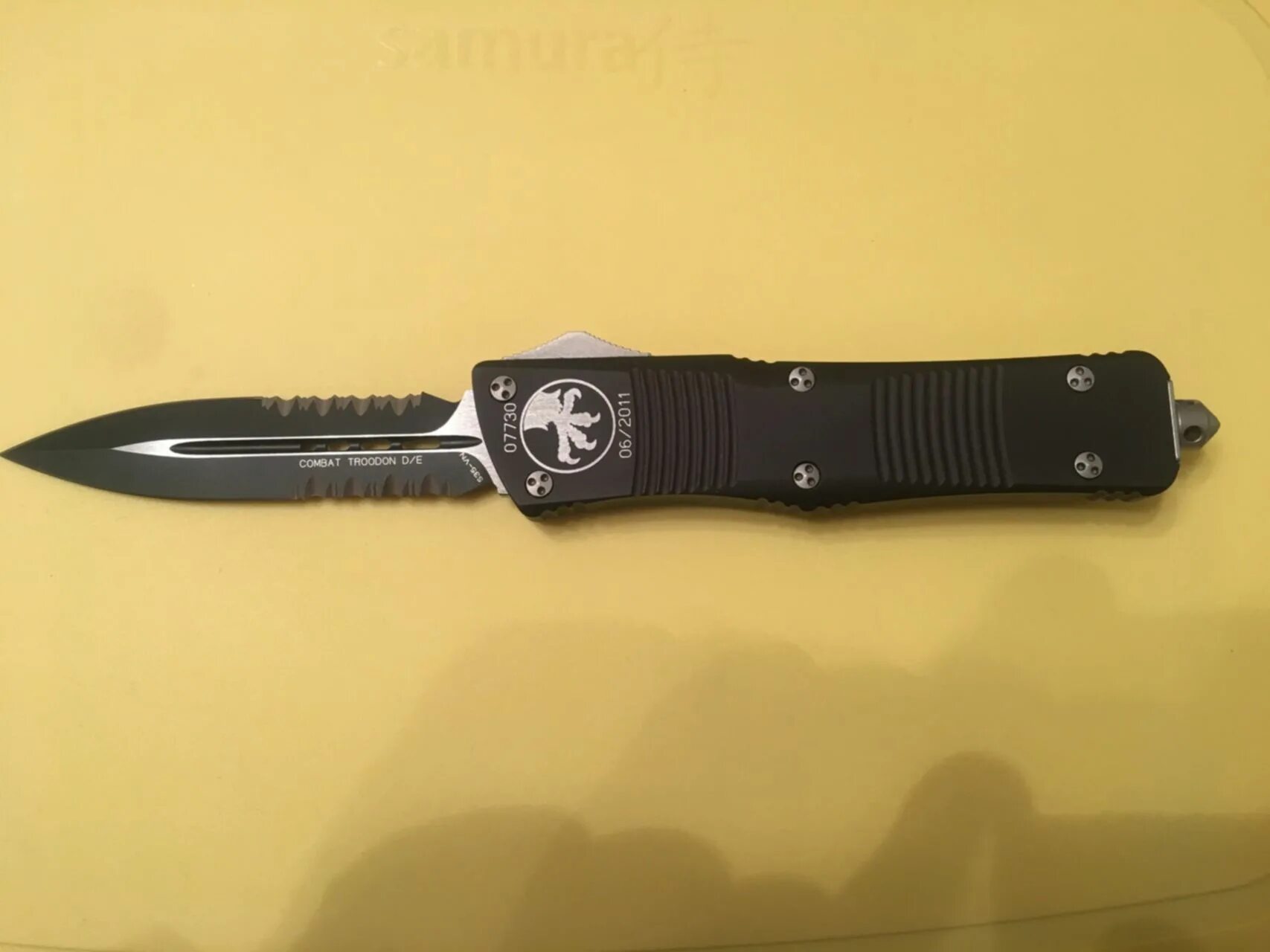 Microtech combat. Microtech Troodon. Microtech Combat Talon. Комбат Трудон Микротеч. Microtech Troodon Serrated.