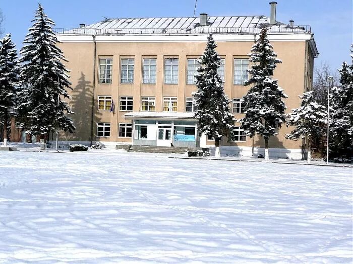 Сош 8 моздок. Школа 8 город Моздок. 1 Школа Моздок. Администрация города Моздок. МБОУ СОШ 2 Моздок.