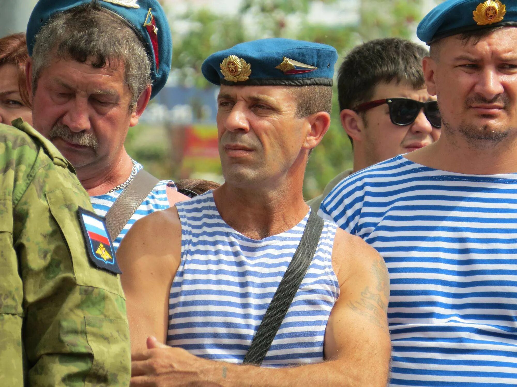Прогулка голубые береты. Берет вдв голубой. голубые береты группа 2025. голубые береты пехота вдв. голубые береты 2025.