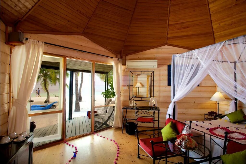 Мальдивы отели 3. Kuredu island resort 4. куреду бич вилла. остров куреду мальдивы. отель kuredu island resort &amp; spa 4.