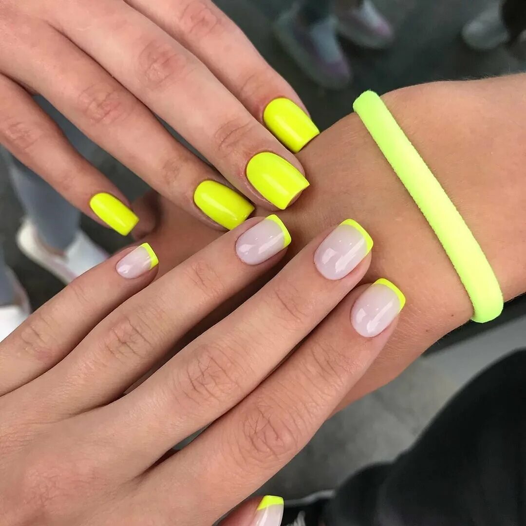 Разноцветный маникюр на коротких ногтях. Яркие цвета ногтей. Яркий маникюр. Яркий маникюр. Яркий летний маникюр.