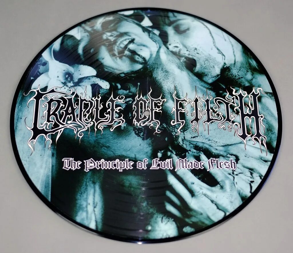 Evil make. Cradle of filth 2025 album. cradle of filth the principle of evil made flesh. cradle of filth the principle of evil made flesh 1994.