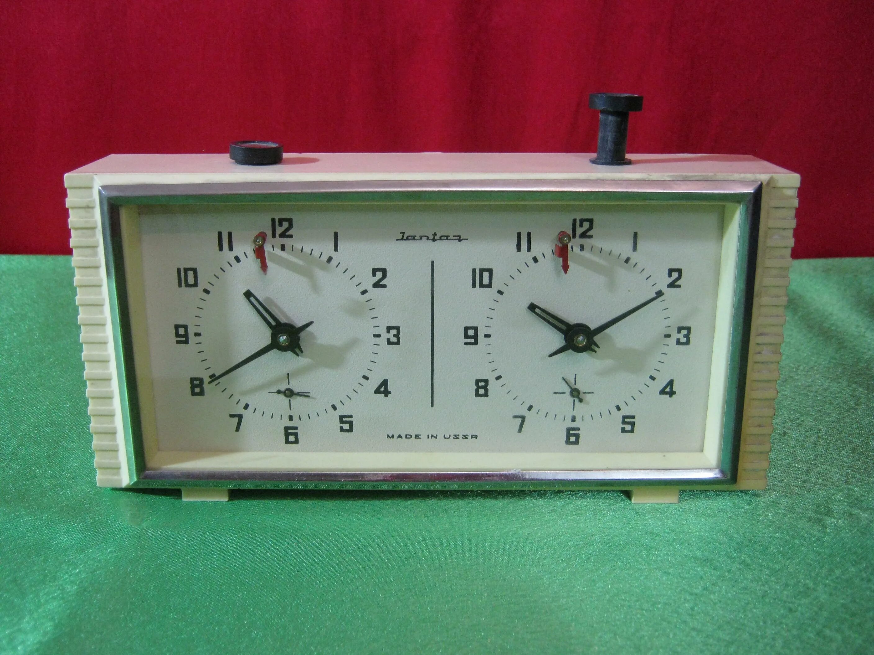 Часы шахматные кварцевые арт. Часов для шахмат. Часы шахматные кварцевые: 9905. Часов для шахмат. 5 х 6 х 4 см, 20 штук.