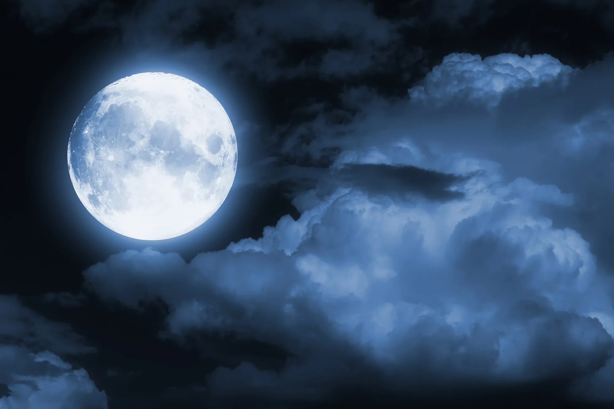 Полнолуние сильный. Луна. Голубая Луна. Синяя Луна. Красивая Луна.