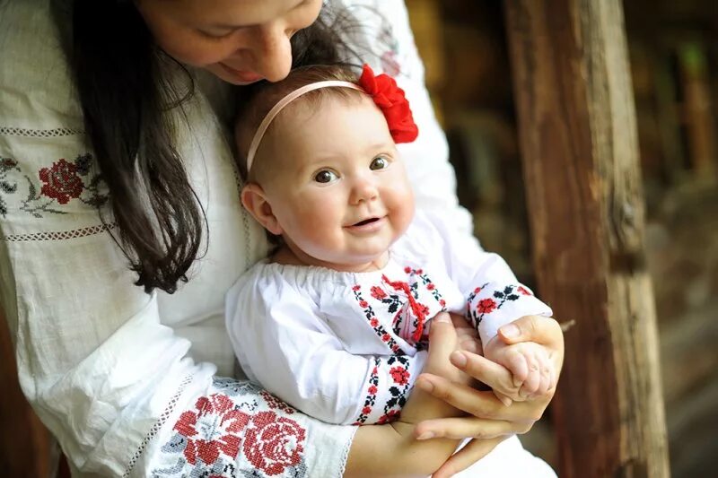 Славянские дети. Дети славяне. Младенец у славян. Славянские малыши дети. Маленькие украинцы