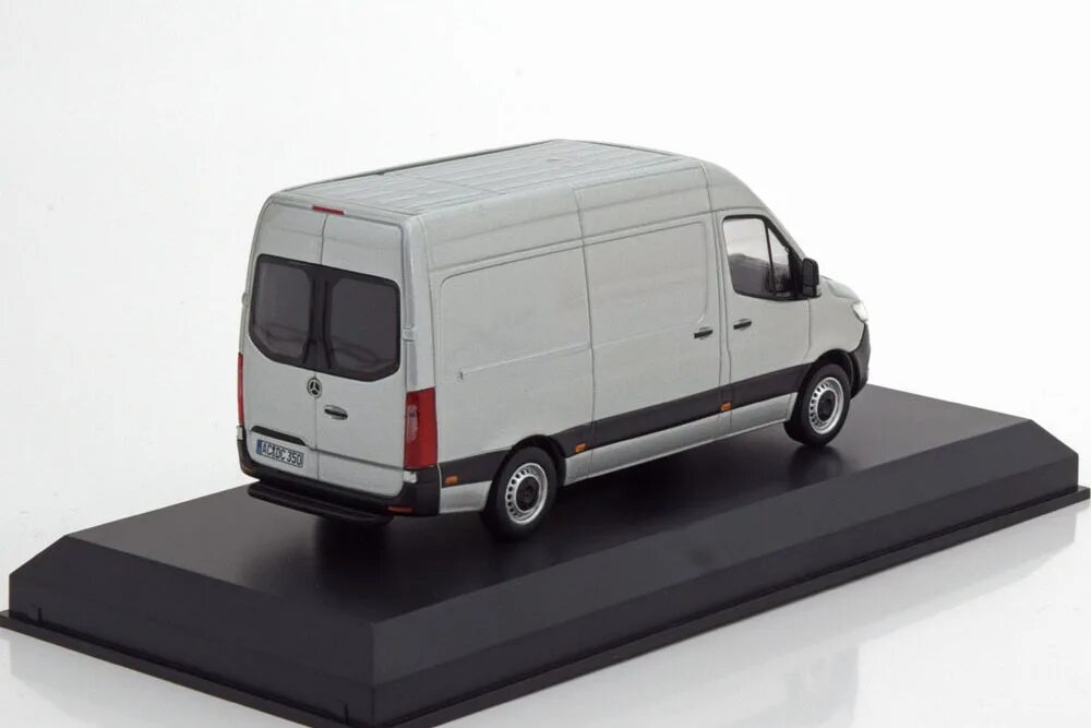 Модель мерседес 1 43. Mercedes-Benz Sprinter w907 2018 Norev 1:18. Mercedes Sprinter 1:43. Модель Мерседес Спринтер 1/43. Модель 1/43 Mercedes Sprinter.