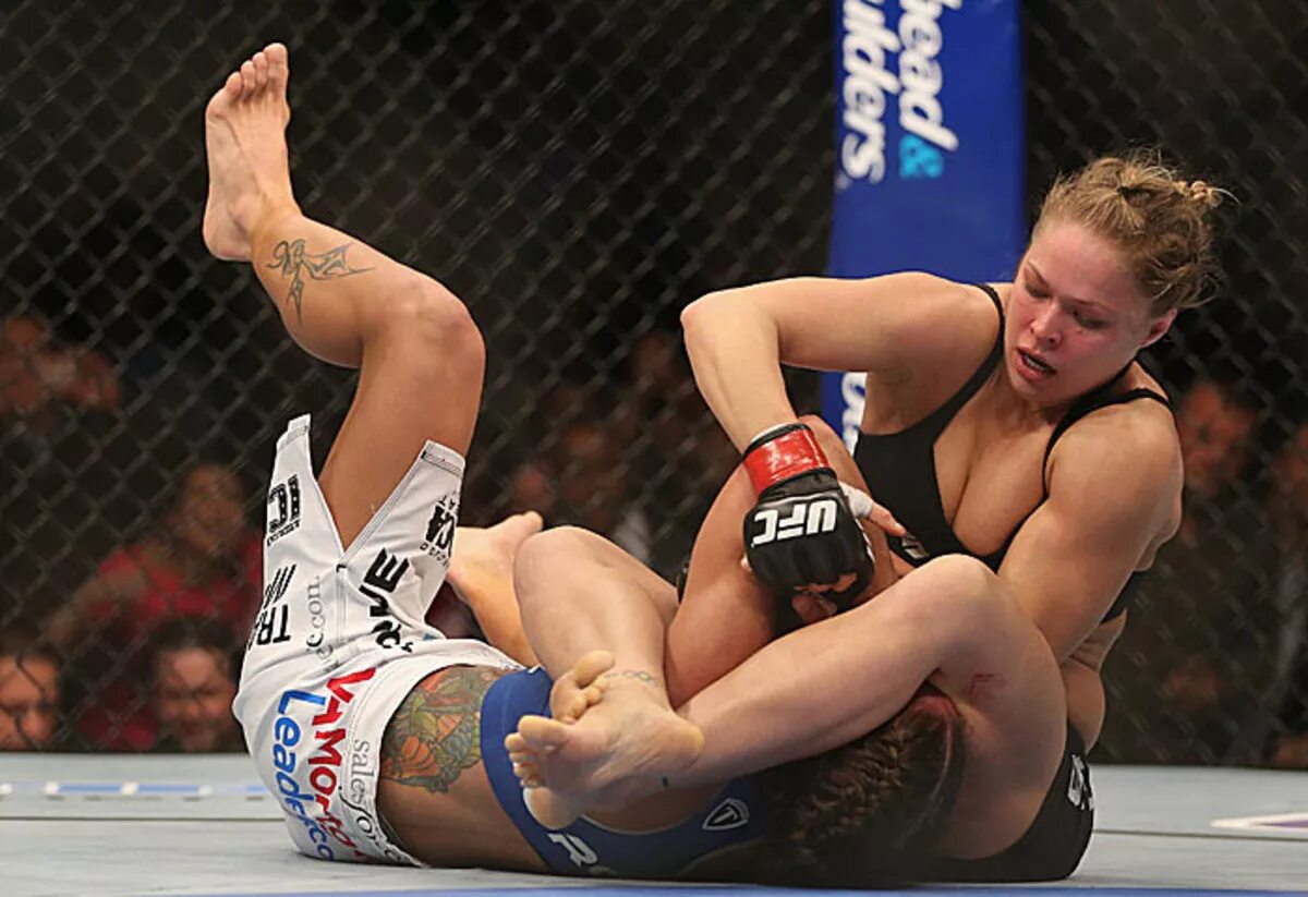 Мма файтерс. Боец юфс ронда роузи. ронда роузи мма. ronda rousey ufc бой. ронда роузи бои мма.