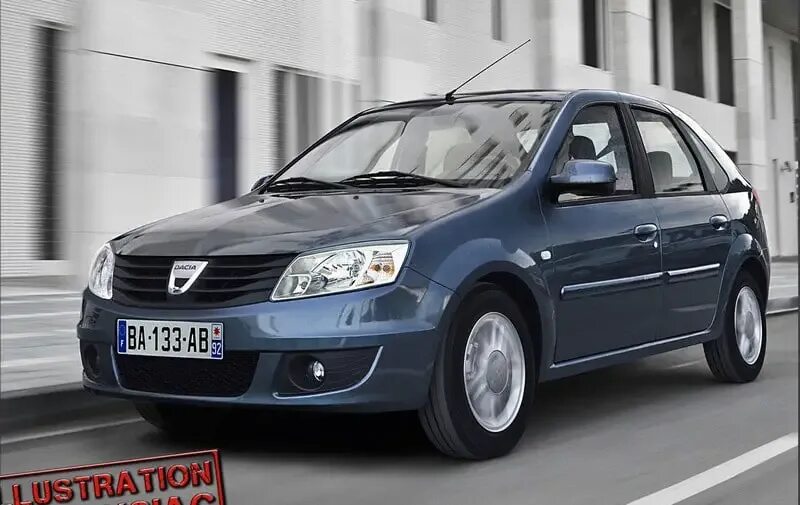 Сколько ходят рено логан. Dacia Logan 2012. Рено Логан 2 2012. Дакия Логан 2012. Renault Logan 2012.