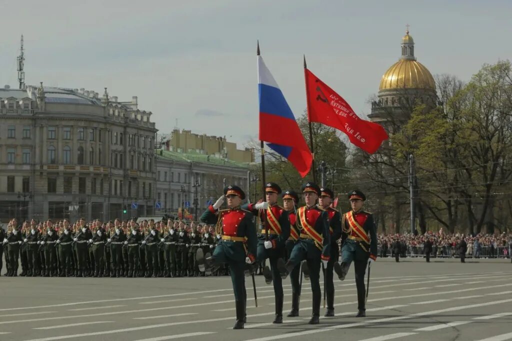 Дворцовая площадь в Санкт-Петербурге парад. Парад 9 мая 2022 в Санкт-Петербурге. Парад Победы Петербург 2022. 9 Мая парад СПБ Дворцовая площадь.