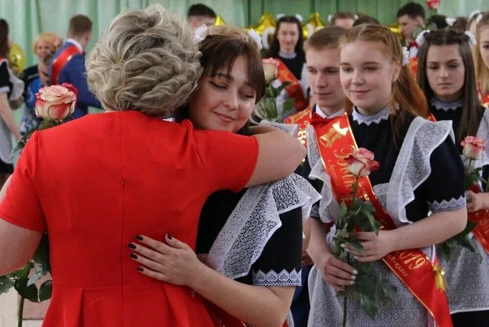 Гимназия 175 казань похороны. Прощание с погибшими в ижевске. Прощание с детьми погибшими в школе. Похороны погибших в казани в 175 школе. Память погибшим в казани.