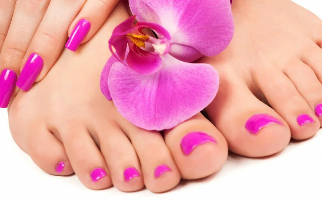 Manicure pedicure. Маникюр и педикюр. Педикюр. Красивый педикюр. Шикарный педикюр.