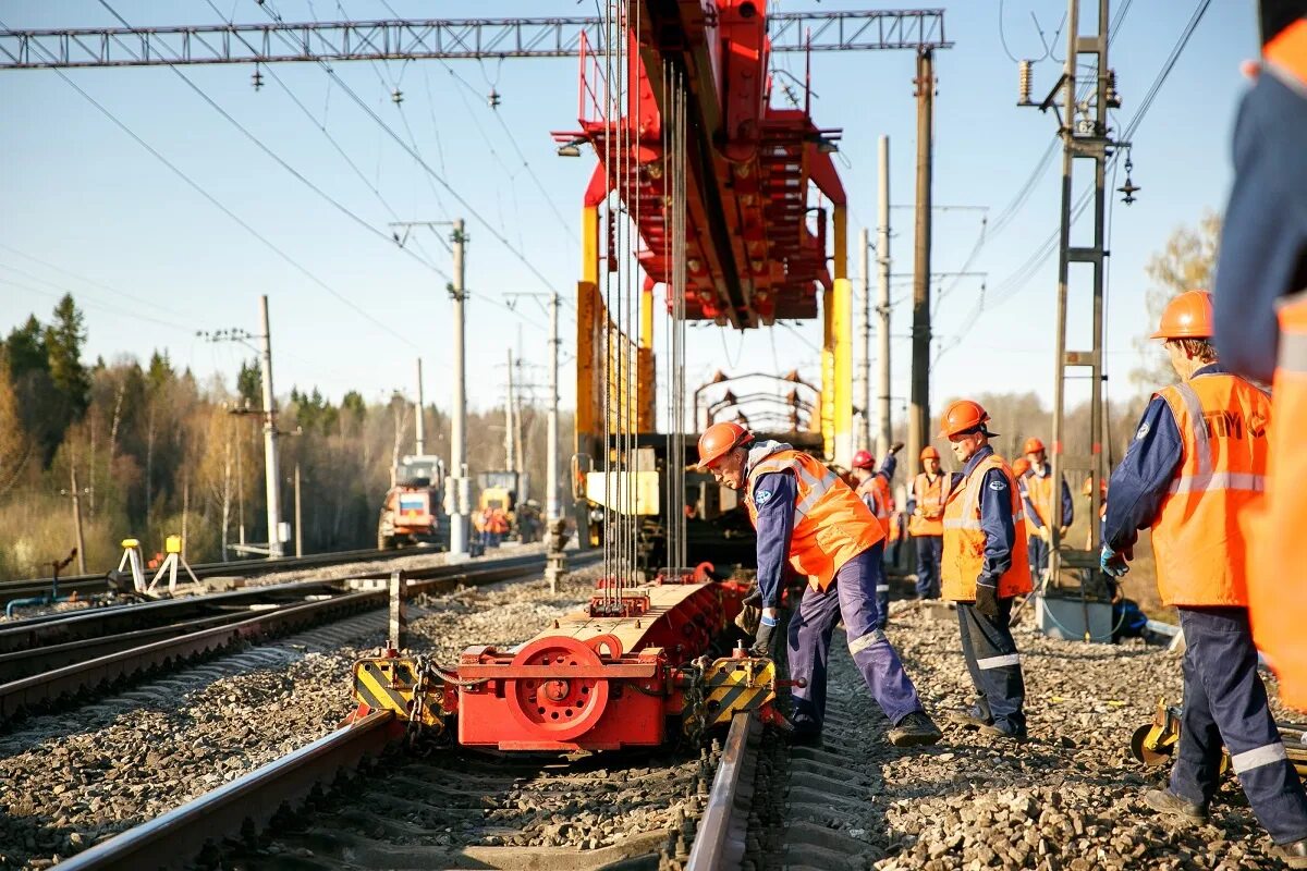 Реконструкция железнодорожного пути. Строительство железных дорог. Стройка железной дороги. Капитальный ремонт пути. Текущий ремонт железнодорожных путей