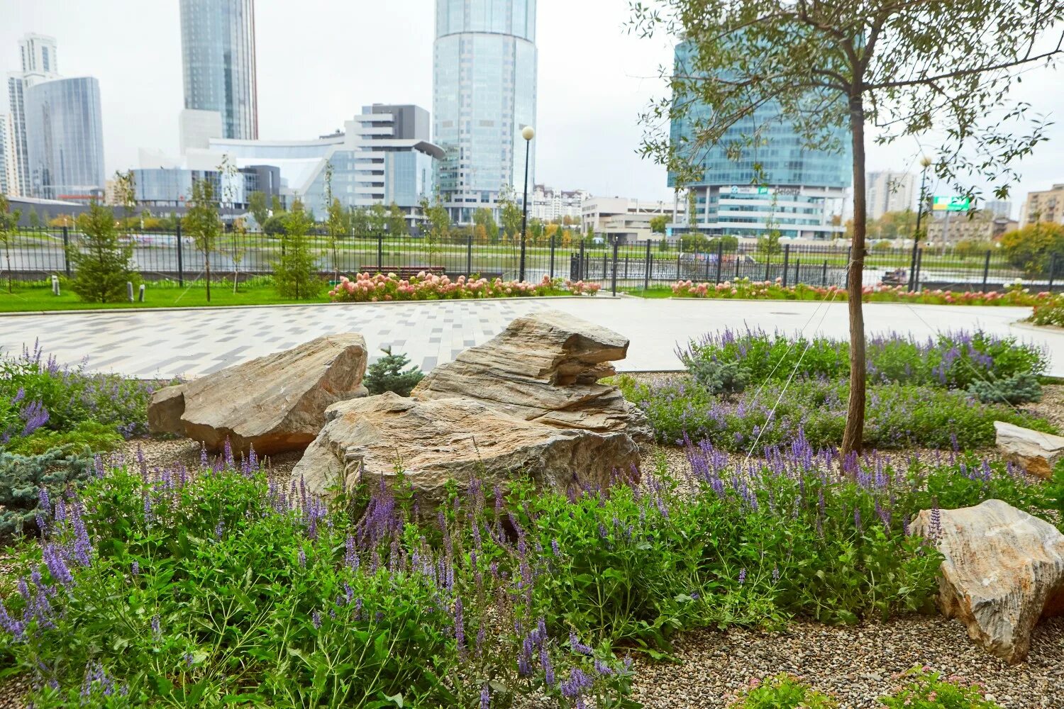 Озеленение жк. Озеленение жк «макаровский квартал. green park озеленение. озеленение екатеринбург. парк макаровский.