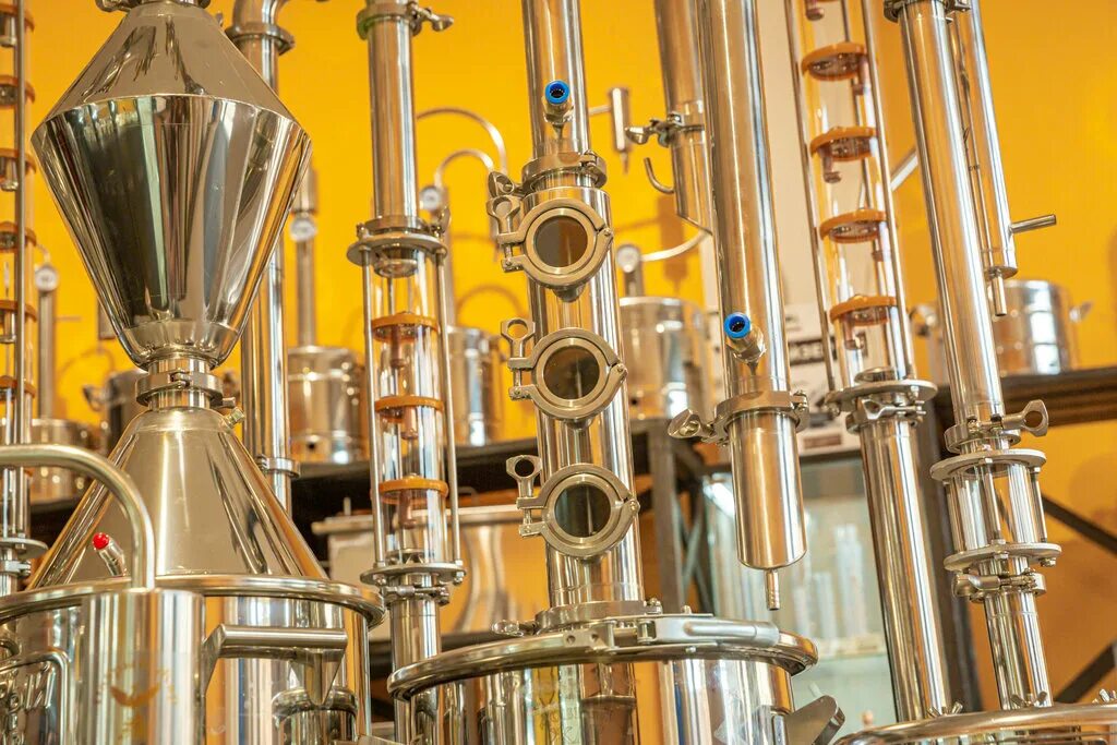 дистиллятор эксперт 12 л. этикетка на бутылку самогона. дистиллятор добрый жар триумф. перегонный куб 20 литров. коньяк для фламьирования.