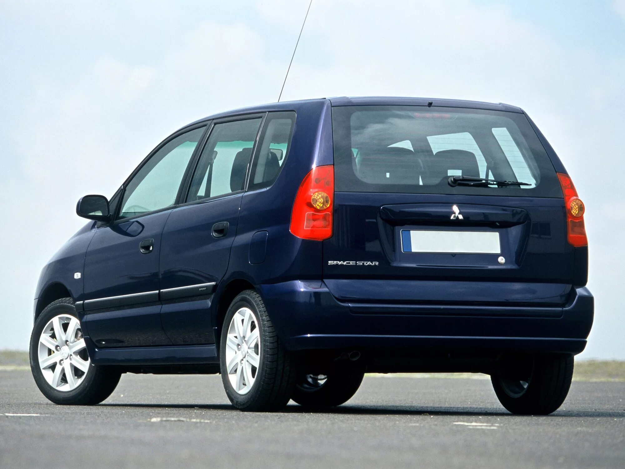 6. Mitsubishi space star 2006. мицубиси спейс 2001. Mitsubishi space star i (1998-2005). Mitsubishi space star 1999.