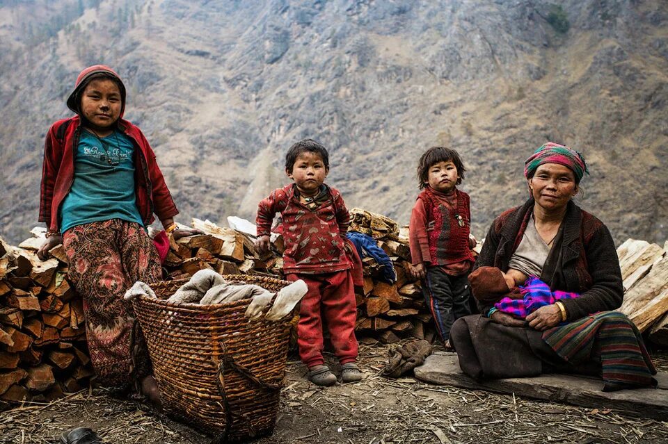 Жизнь и быт людей в горах. Гималаи народность. Народы которые живут в горах. Народы гор. Национальный парк аннапурна непал.