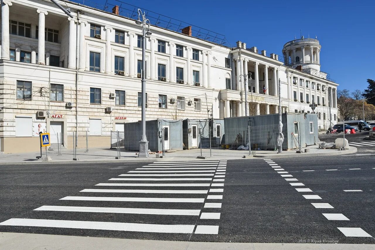 Площадь лазарева. Площадь Лазарева Севастополь. Центр Севастополя площадь Лазарева. Сквер Лазарева Севастополь. Пло́щадь Ла́зарева в Севастополе.