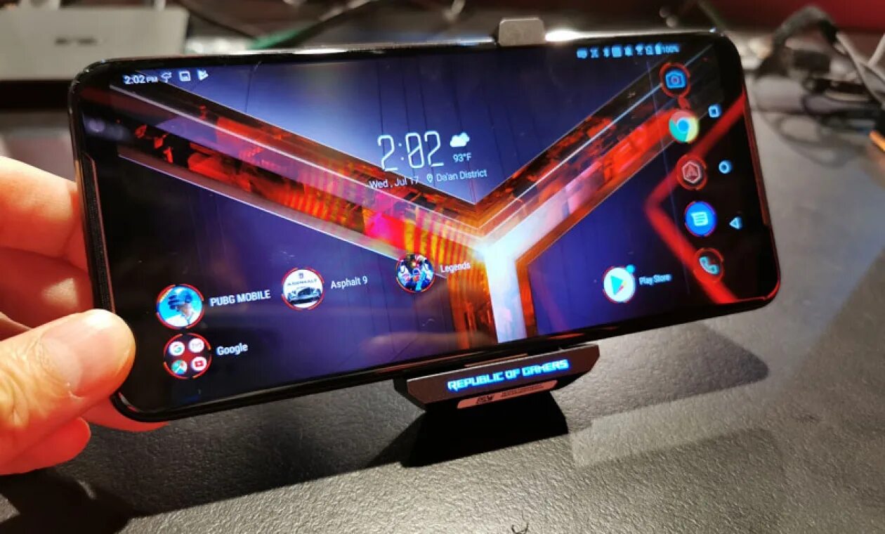 Смартфоны для игр 2025. Asus rog phone ii. rog phone 120fps. rogphone 4. лучший игровой смартфон.