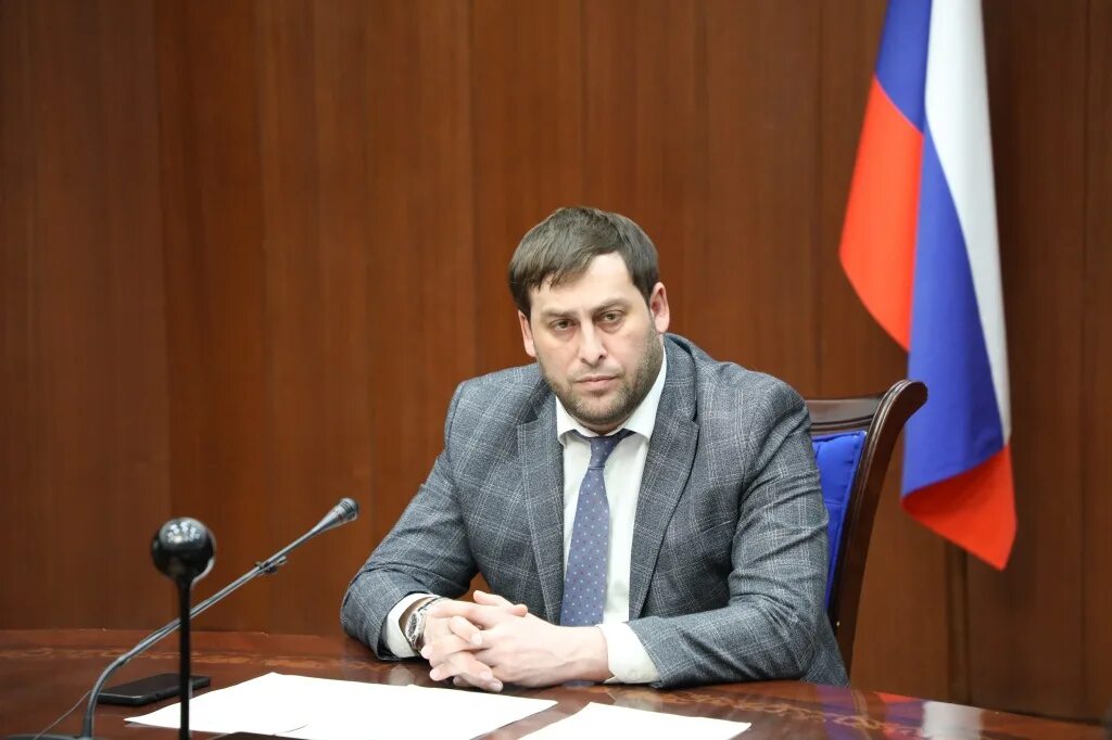 Магомед беков адвокат. Магомед ингушетия. Вице-премьер ингушетии. Магомед яхьяевич евлоев. Осканов магомед ингушетия.