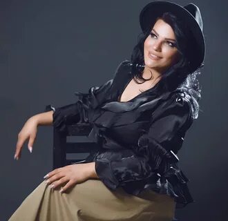 Ada певица