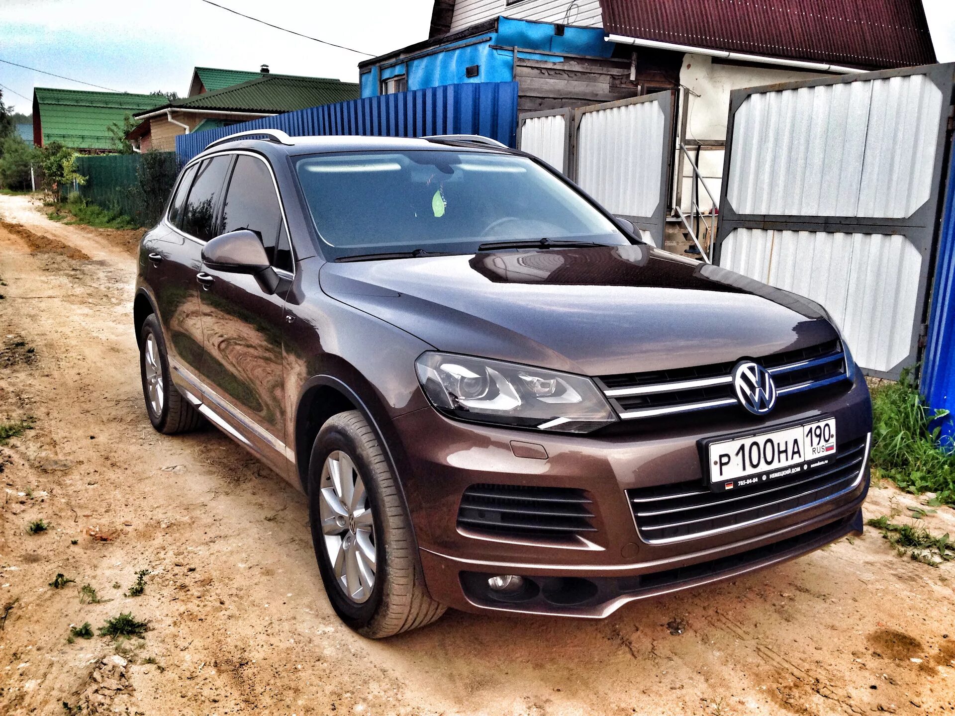 Volkswagen touareg 2014. VW Touareg 2014. Volkswagen Touareg 2014 года. Volkswagen Touareg 2014 коричневый. Volkswagen Touareg r line коричневый.