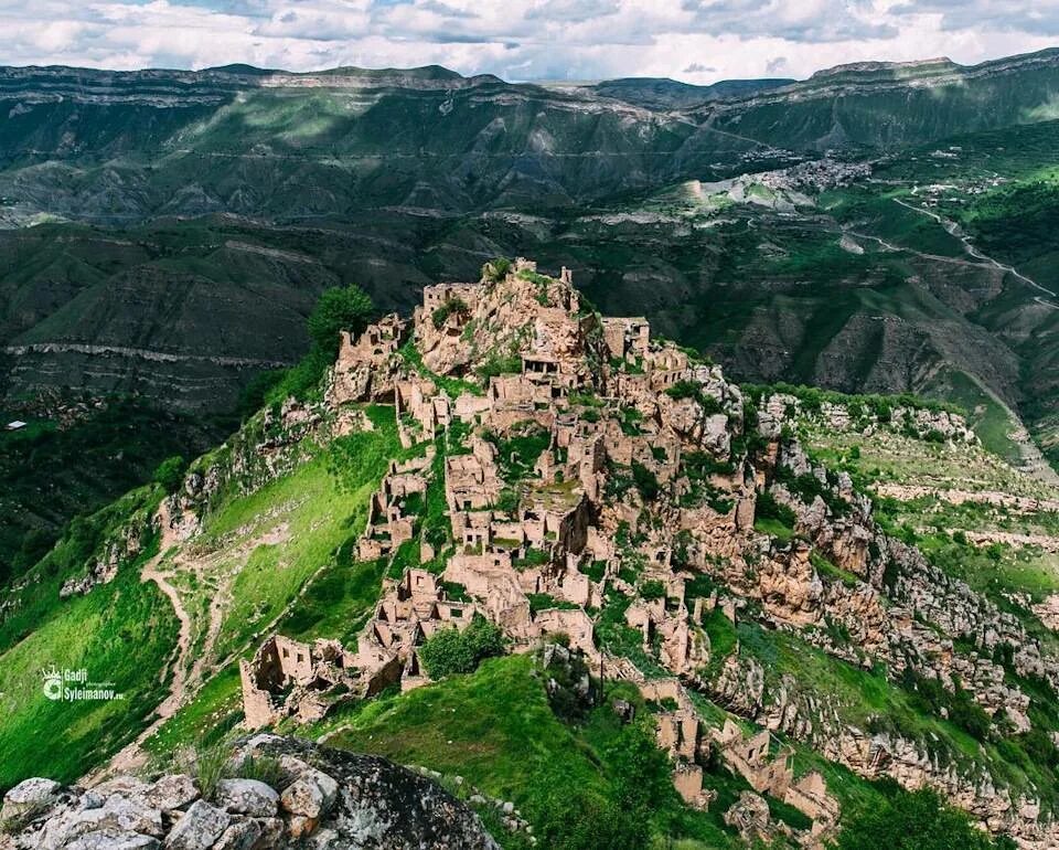 Гамсутль. Дагестан достопримечательности летом. Гуниб и гамсутль дагестан. Сулакский каньон дербент. Село гуниб.