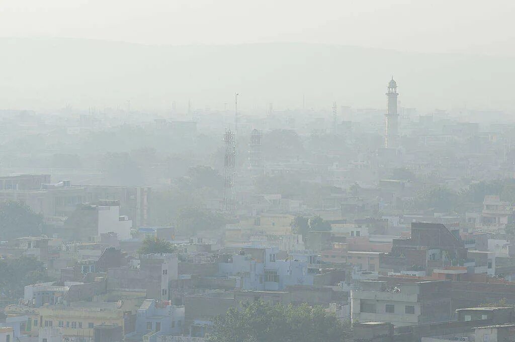 Воздух сегодня свежий. Загрязненность воздуха в Индии. Патна качество воздуха. Air pollution. Патна город.