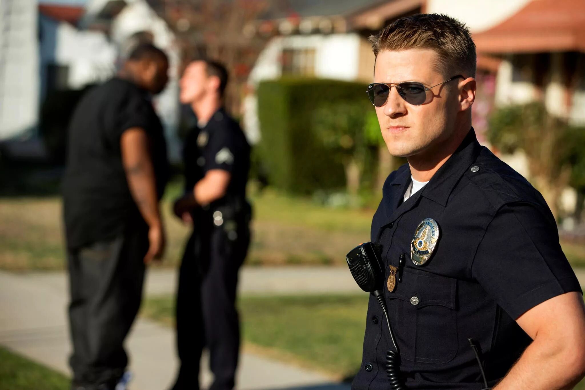 форма полиции калифорнии. невидимый полицейский. джон келли полиция нью йорка. махони полицейская кадиме. бен шерман саутленд.