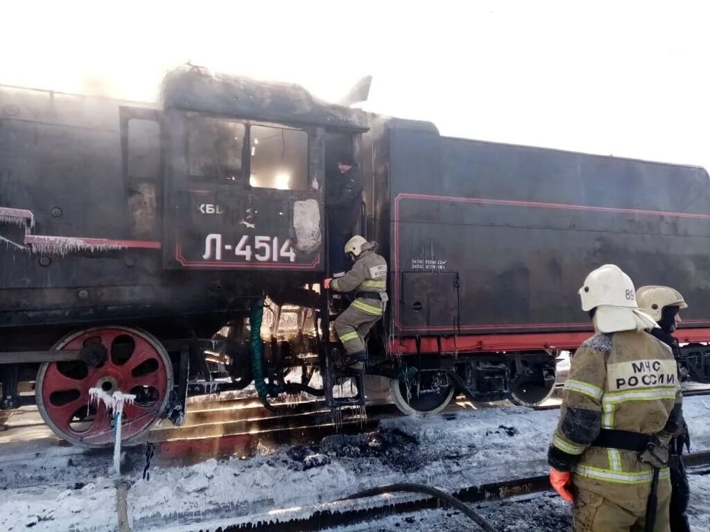 Поезд вов. Катастрофы паровозов. Партизаны поезд под откос. Попала под паровоз. Железнодорожных путях в войну.