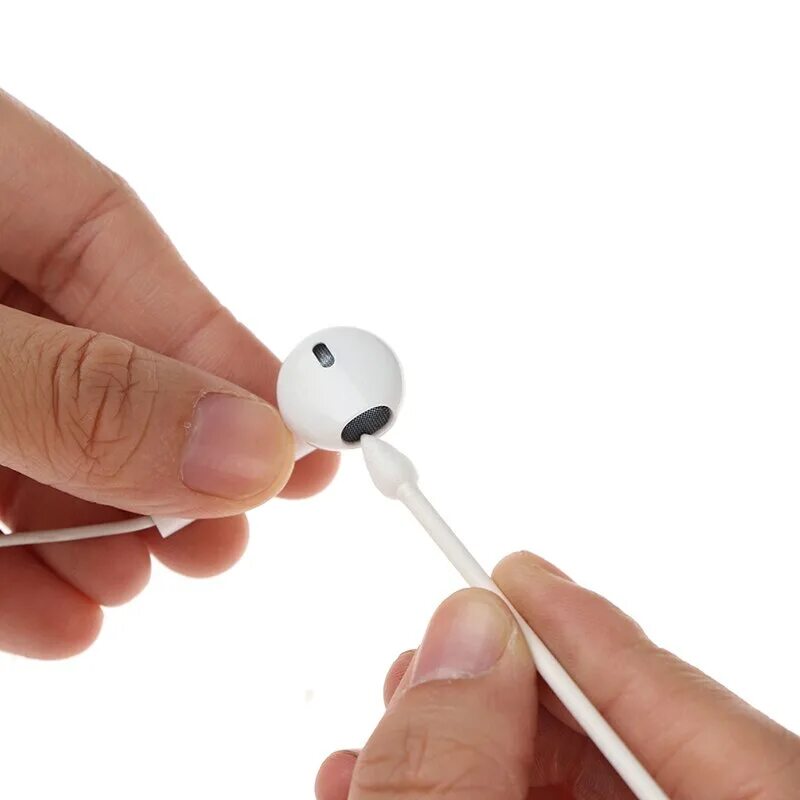 Прочистить наушник. Чистка наушников Apple Earpods 2. Чистка наушников Apple Earpods. Чистка наушников Apple Earpods 3. Чистка наушников Apple Earpods 1.