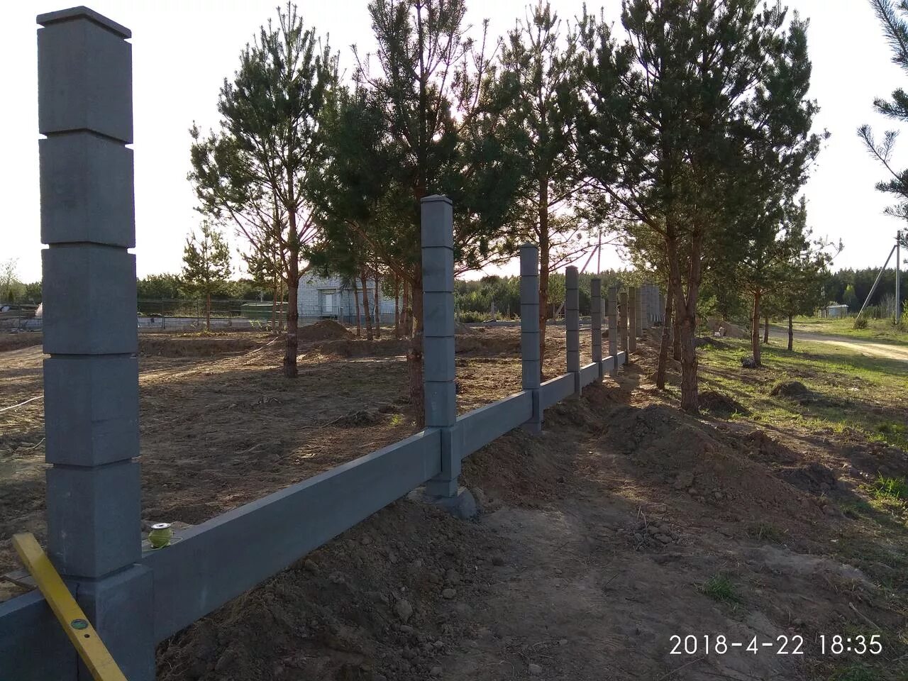 Столб для забора форум. Железобетонные столбы для забора. Бетонные столбы для забора. Модульные столбы для забора. Бетонные столбы под забор