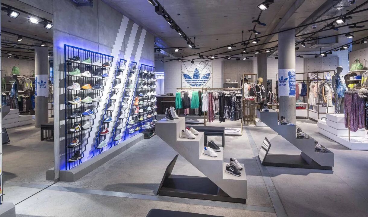 Магазин обуви адидас. Adidas Originals Store. Магазин адидас ориджинал. Adidas Showroom. Adidas New York flagship Store.