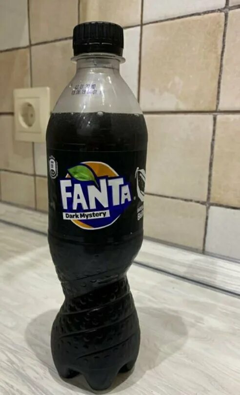 Вода которая меняет вкус. Фанта Блэк Мистери. Fanta Dark Mystery. Напиток Фанта черное. Фанта вкусы.